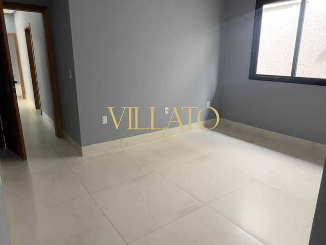 Casa para Venda em Senador Canedo - 3