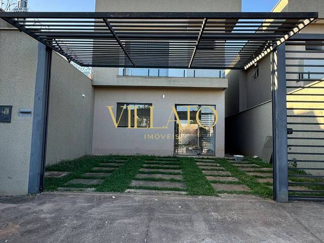 Sobrado para Venda em Goiânia - 2