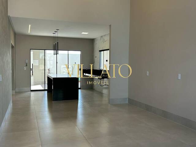 Casa para Venda em Goiânia - 3
