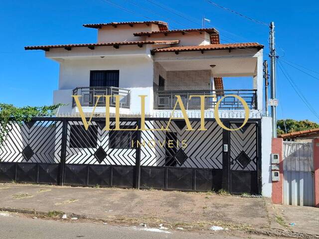 #1982 - Casa para Venda em Goiânia - GO - 1