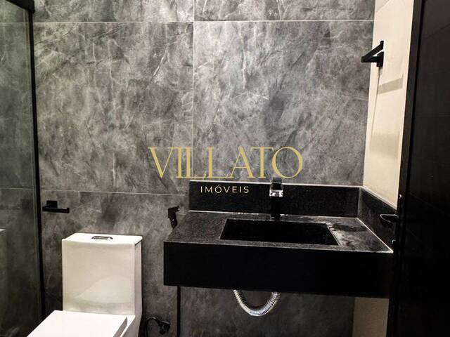 Sobrado para Venda em Goiânia - 5