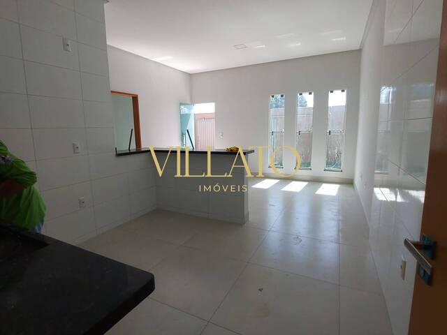 #2370 - Casa para Venda em Goiânia - GO - 3