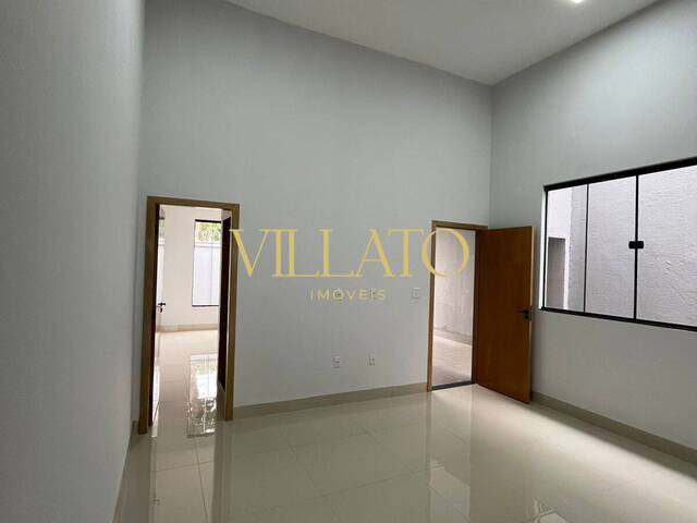 #2390 - Casa para Venda em Aparecida de Goiânia - GO - 3