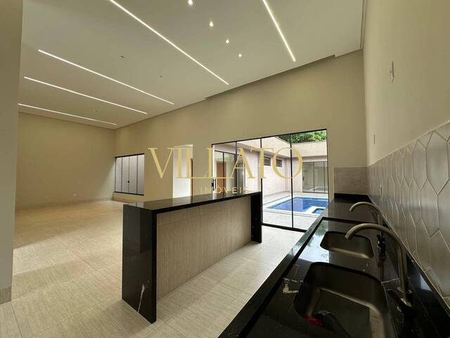 #2393 - Casa para Venda em Goiânia - GO - 3