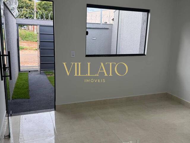 #2896 - Casa para Venda em Goiânia - GO - 2