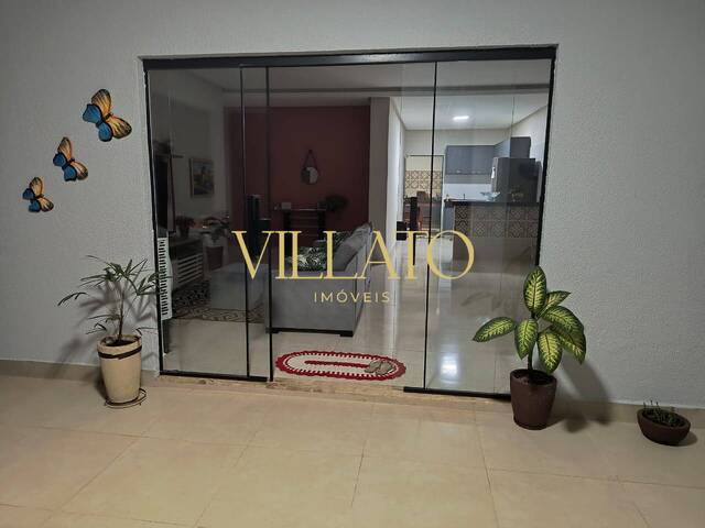 Casa para Venda em Abadia de Goiás - 3