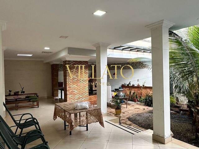 Sobrado para Venda em Goiânia - 4