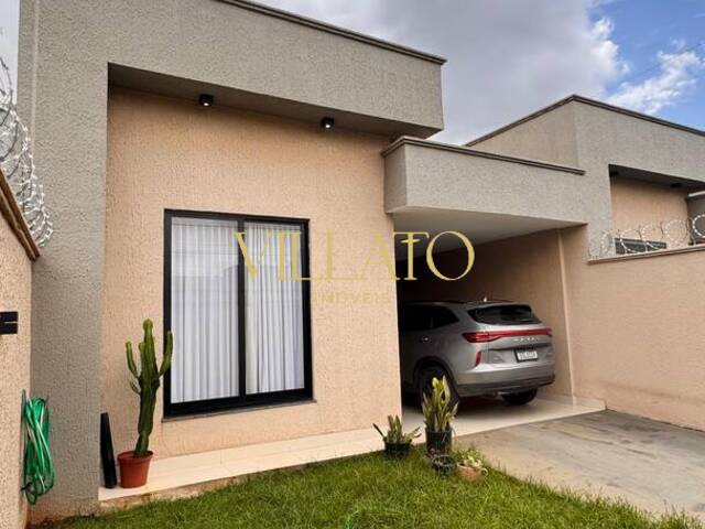 #2303 - Casa para Venda em Aparecida de Goiânia - GO - 1