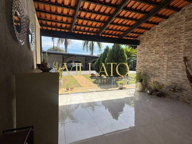 #2401 - Casa para Venda em Goiânia - GO - 2