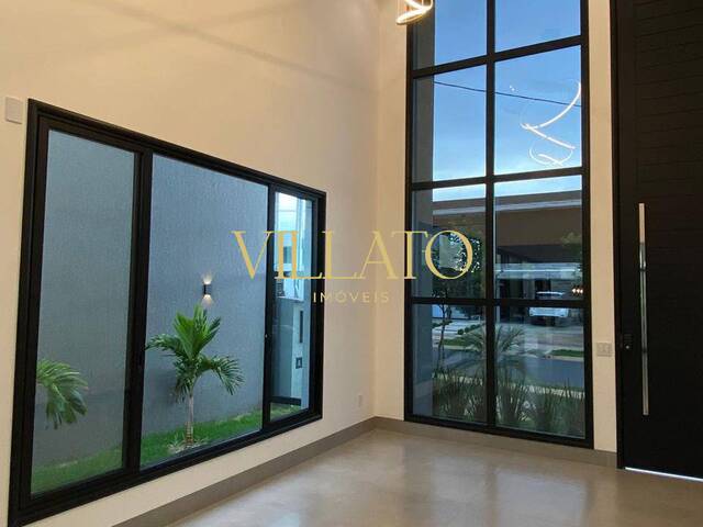 Casa para Venda em Aparecida de Goiânia - 2