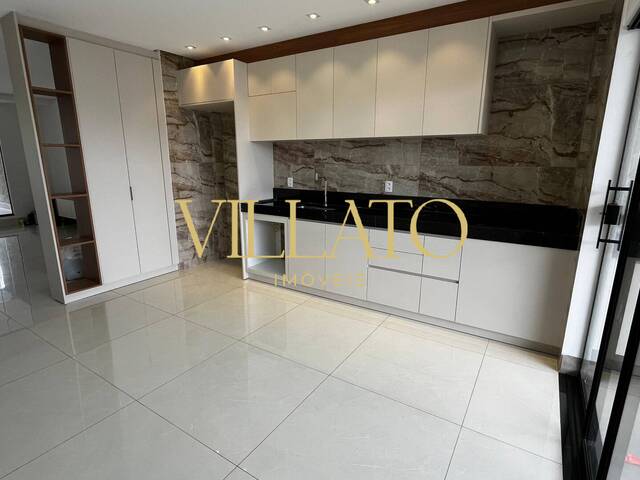 Sobrado para Venda em Goiânia - 5